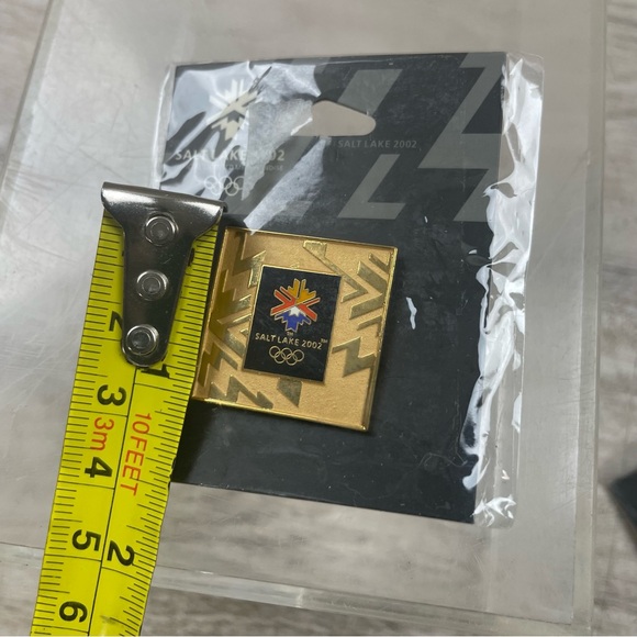 New 2002 Salt Lake Winter Olympics Aminco Pin Y2K NOS Square - Picture 2 of 3